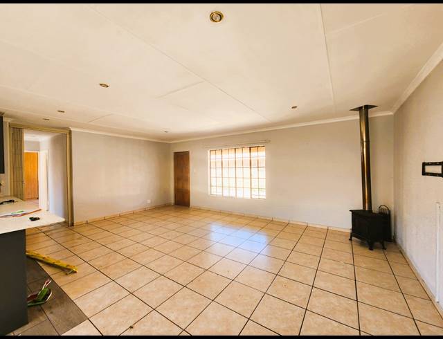 3 BEDROOM TOWNHOUSE FOR SALE IN RIVERSDALE